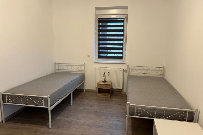 Große, möblierte Wohnung mit Garten - foto 9