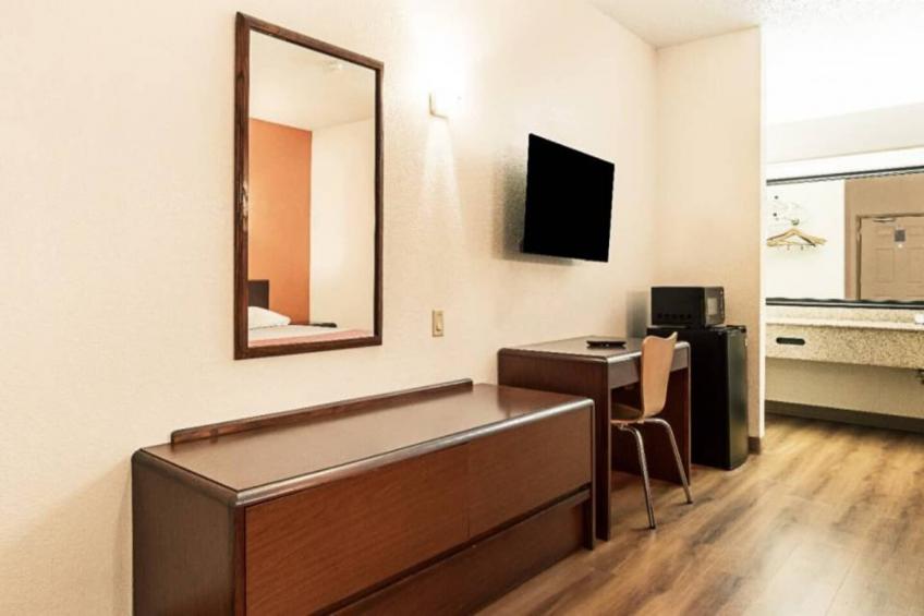 2 Queen Beds  Non-Smoking Micfridge - foto 20
