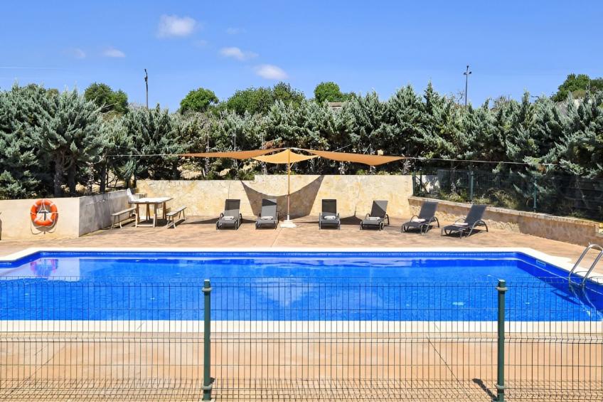 Finca mit großem eingezäunten Pool und Klimaanlage. - foto 9