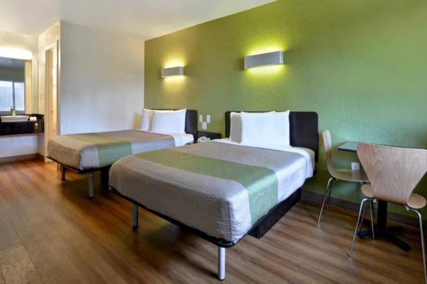 2 Queen Beds  Kitchen - foto 8