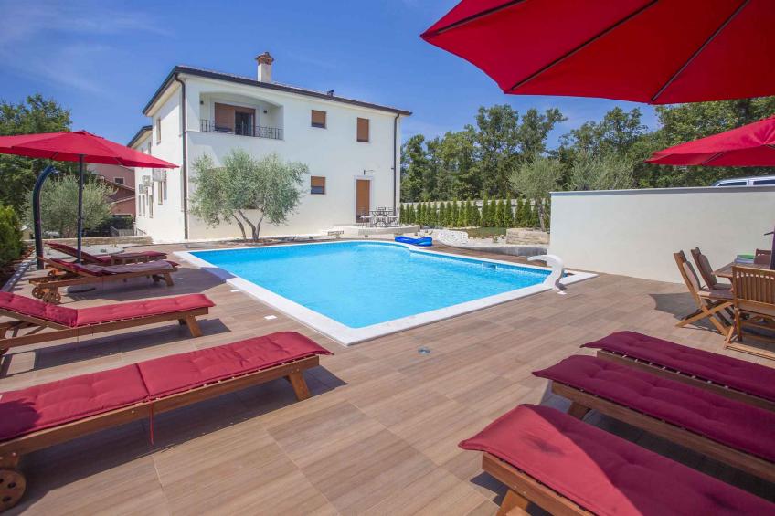 Holiday apartment with use of pool - BF-BH8WB
