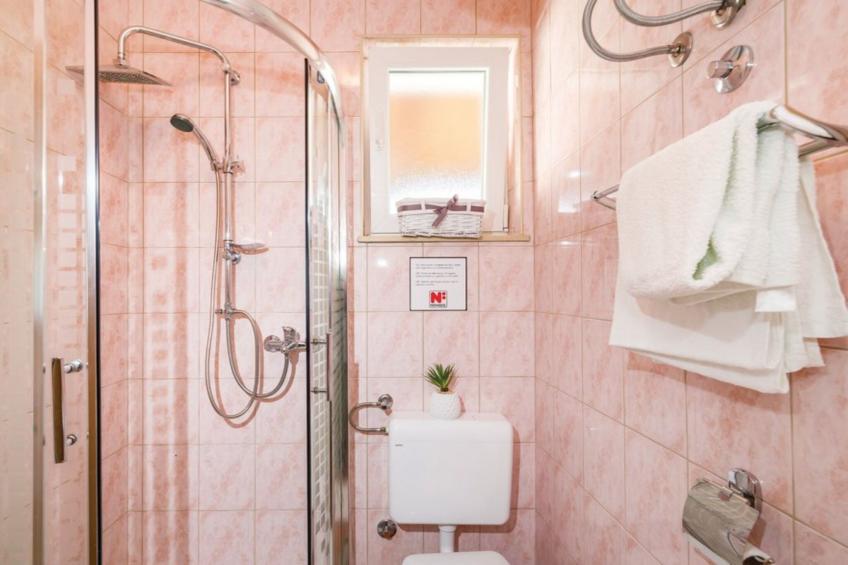 Holiday Home Villa Ksenija - Six Bedroom Holiday Home with Pool - foto 28