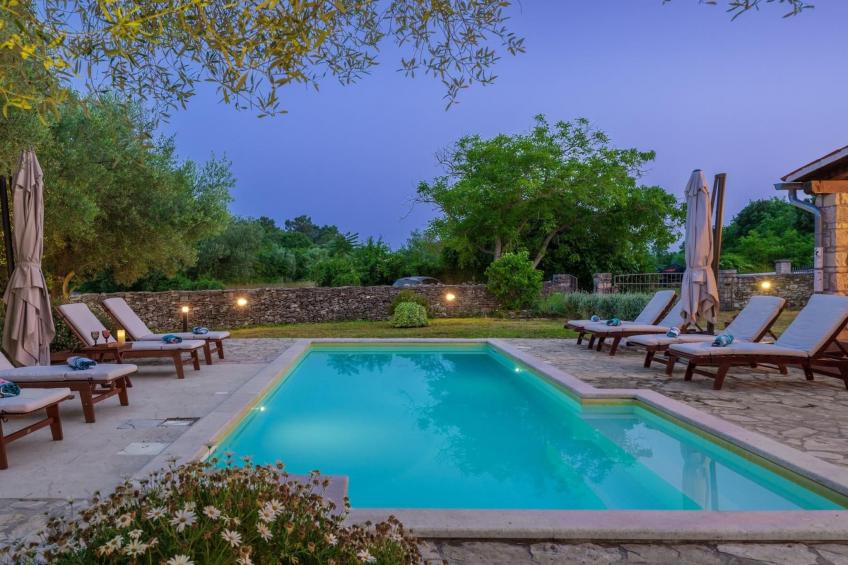 Villa mit privatem Pool und großem Garten - foto 40