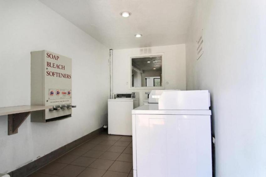 1 King Bed  Non-Smoking Micfridge - foto 29