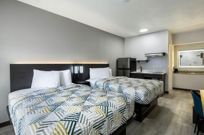 2 Full Beds  Non-Smoking Micfridge - foto 6
