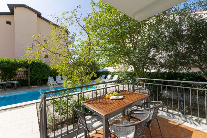 Vakantiewoning met terras en zwembad - VW-Z9JVP - foto 2