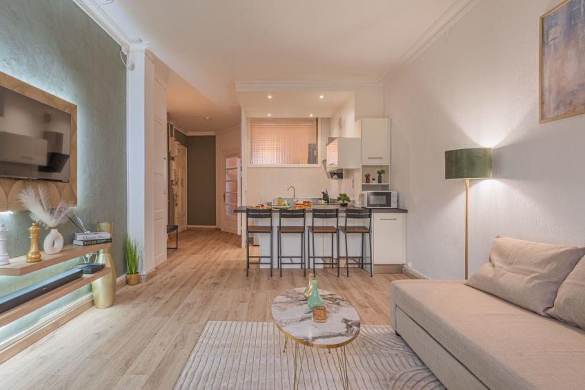 ferienwohnung "Luxury Cinéphile"