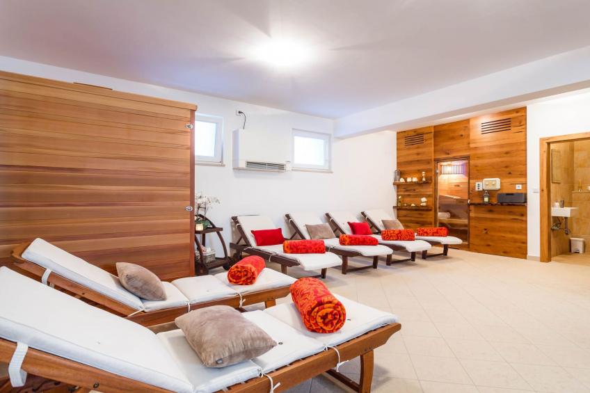 Villa Kamenica  im mediterranen Stil mit Innen- und Außenpool - foto 30