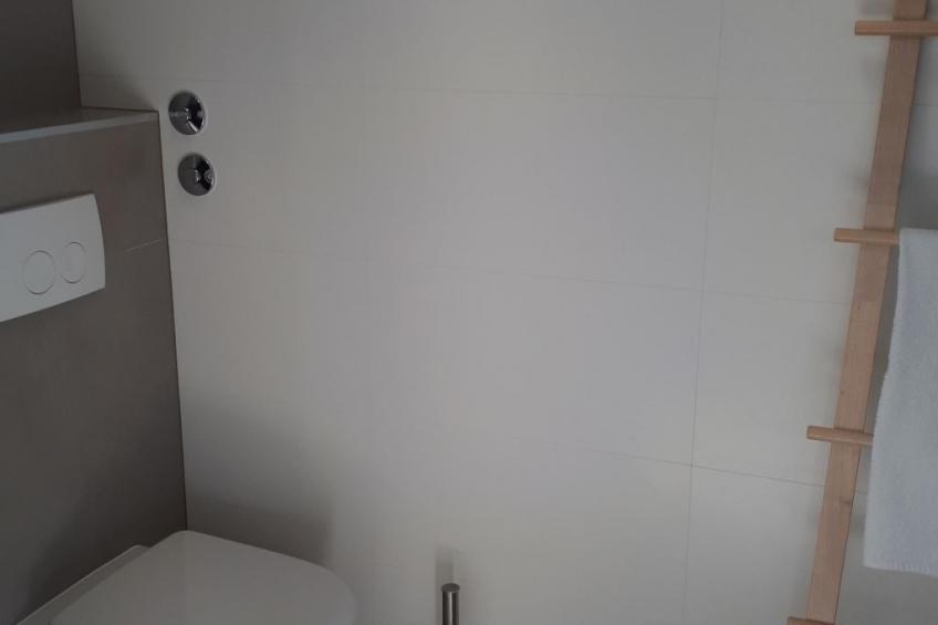 Großes, strandnahes Ferienhaus in Podglavica - foto 14