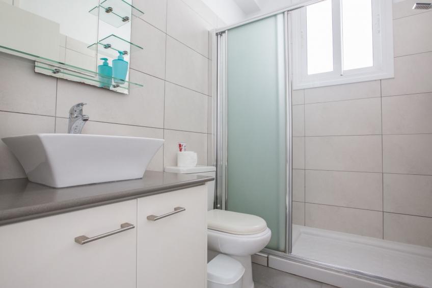 Moderne, geräumige Villa am Strand mit Pool - foto 12