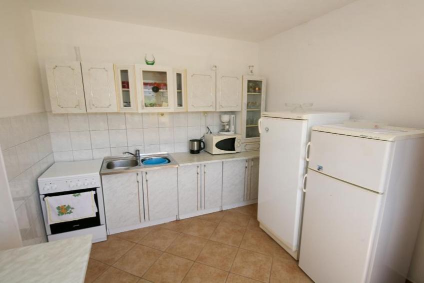 Spacious Beachfront Apartment Ciovo - Four Bedroom Apartment with Sea View - foto 3