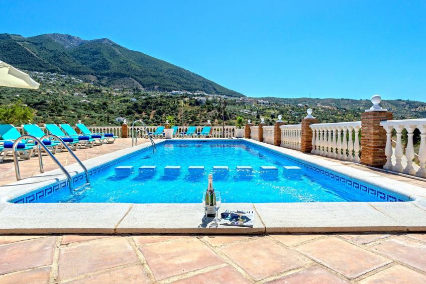 Familienhaus mit großzügigen Außenanlagen - foto 49