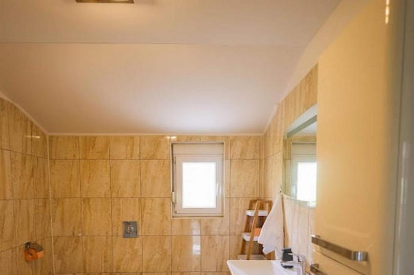 Exclusive Elegant Villa with Pool in Kastel Novi - Seven Bedroom Villa with Pool - foto 16