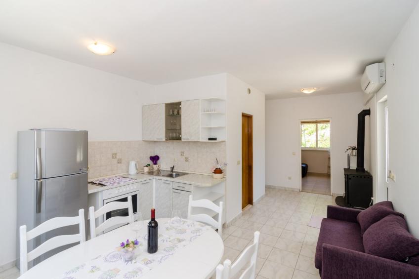 Apartments Villa Dingač-Borak - Comfort Two Bedroom Apartment with Balcony No.6 - foto 2