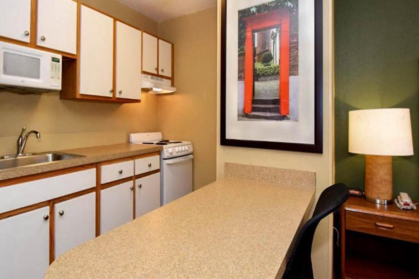 1 Queen Bed | Mob Acc Tub Ste Nsmk Sb Micfri - foto 9