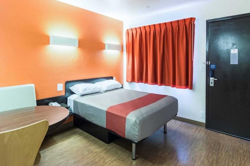 1 Full Bed  Smoking - foto 24