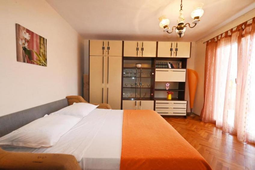 Apartments Mihovilović - 50 m from beach - Two Bedroom Apartment with Balcony and Sea View (A2) - foto 5