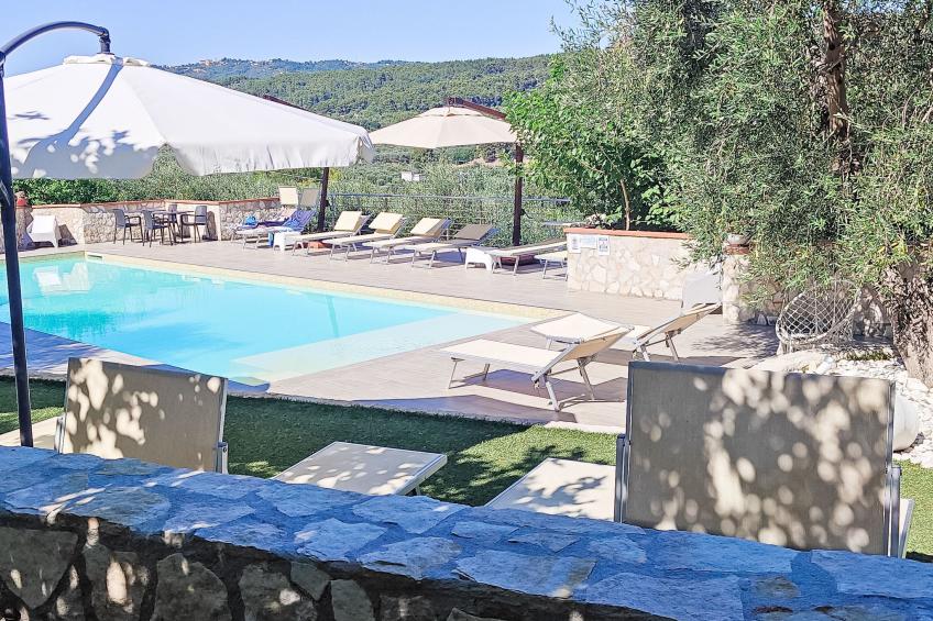 Quadrilocale in villa con piscina