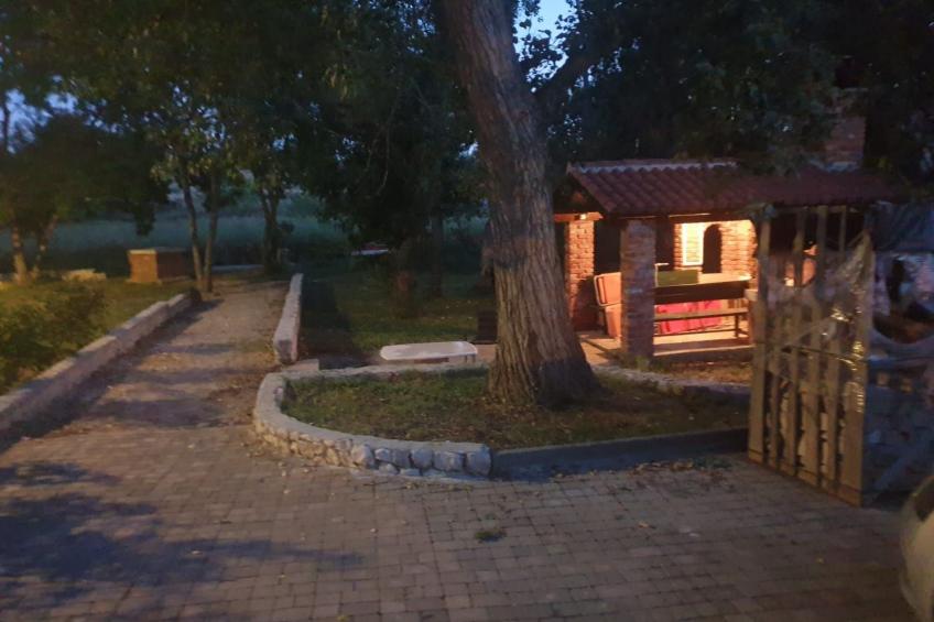 Am Fluss gelegenes Haus mit Galerieschlafplätzen - foto 13