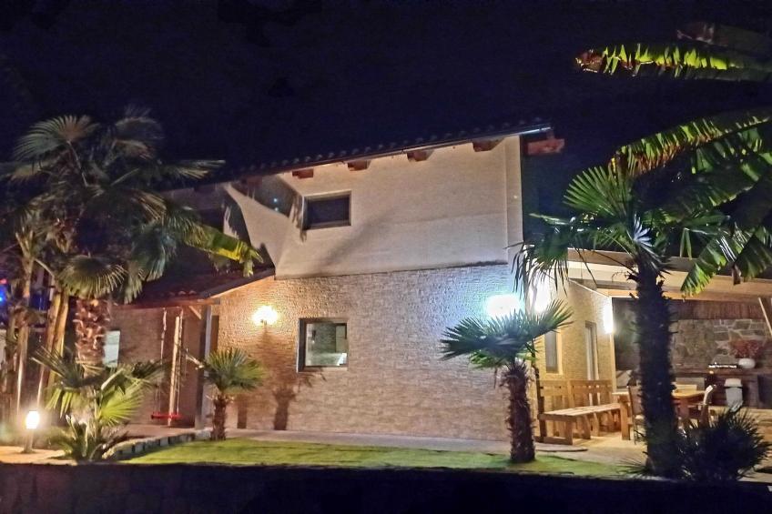 Family-Friendly Serene Retreat Holiday Home - Four Bedroom Holiday Home  with Terrace - foto 36