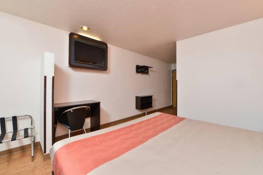 1 Queen Bed  Suite Non-Smoking - foto 19