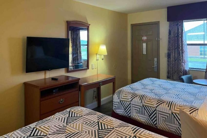 2 Queen Beds  Non-Smoking Micfridge - foto 2