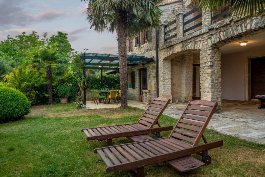 Wunderschön eingerichtete Villa mit Pool und Garten - foto 14