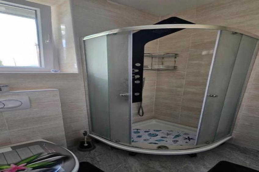 Apartment Gracac - Two Bedroom Apartment with Terrace - foto 30