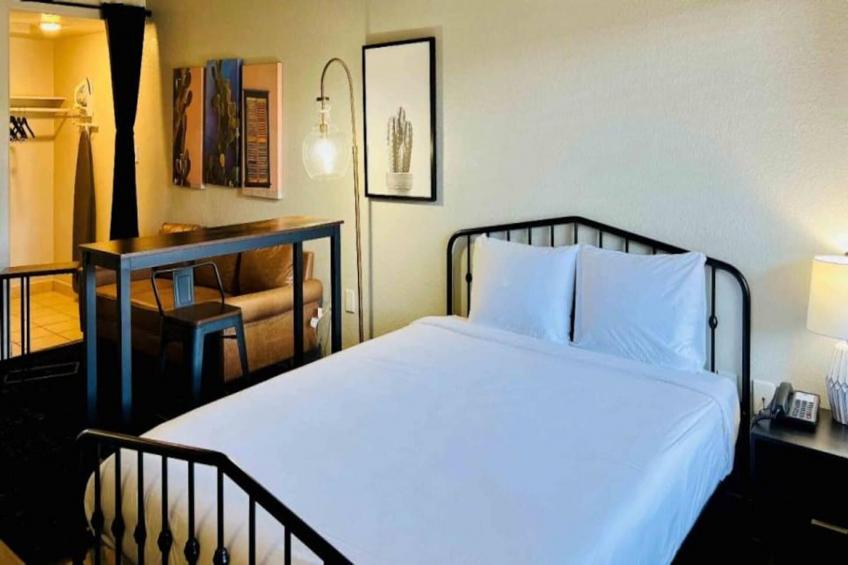 1 Queen Bed  Suite Non-Smoking Kitchen - foto 21