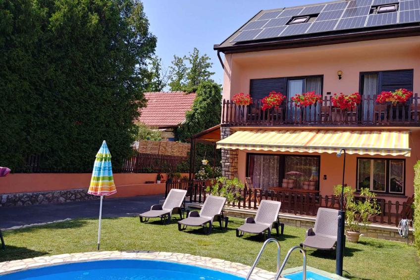 Holiday apartment with pool and washing machine - BF-NJZZ