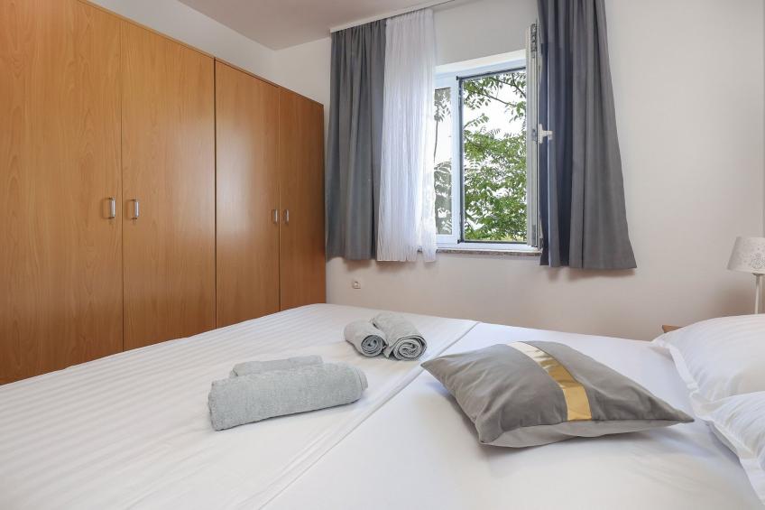 Peaceful Nature Retreat Near Krk Town with BBQ and Parking - Standard Two Bedroom Apartment - foto 6