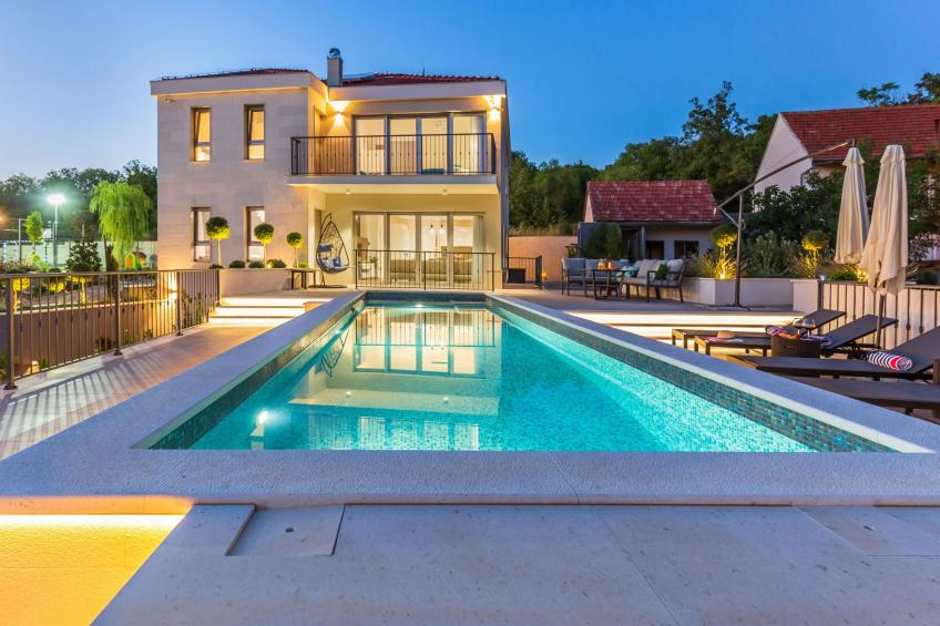 in Dugopolje mit Privatem Pool - foto 40