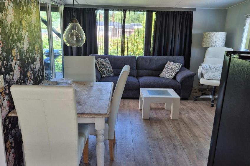 Knus chalet In een rustige omgeving met vijver