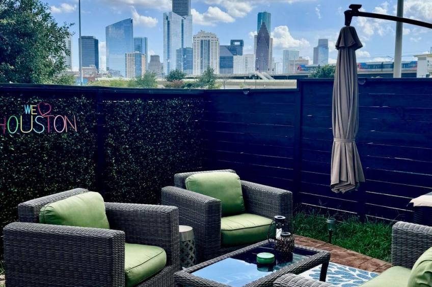 H-Town Trendy Retreat mit atemberaubendem Skyline-Blick - foto 29