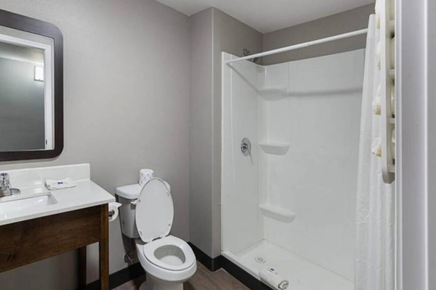 2 Queen Beds  Non-Smoking Micfridge - foto 16
