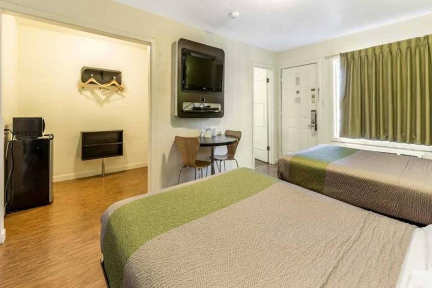 2 Full Beds  Mobility Accessible Tub Nsmk - foto 9