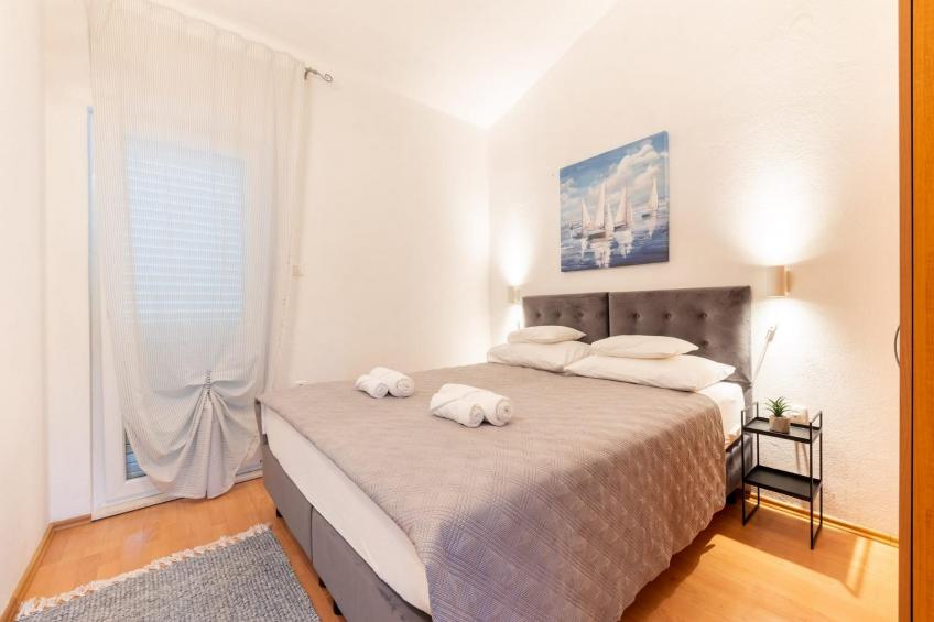 Spacious Prgomet Retreat with Private Pool, Fitness Centre, and Garden - Three Bedroom Villa - foto 14