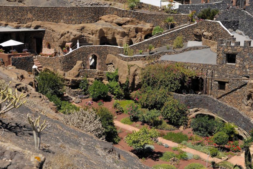 Schlafen in einer vulkanischen Höhle - foto 83