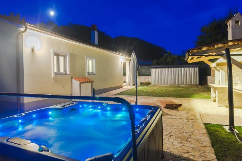 in Vintijan mit Großem Whirlpool - foto 35