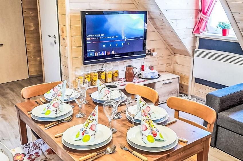 Roubenka u potoka - foto 16