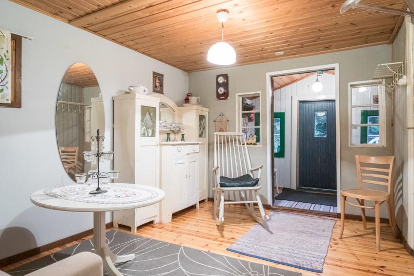 Puutarhurin mökki - foto 17