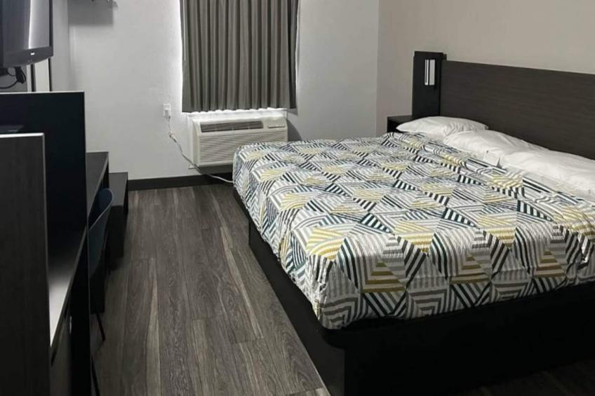 1 King Bed  Non-Smoking - foto 6