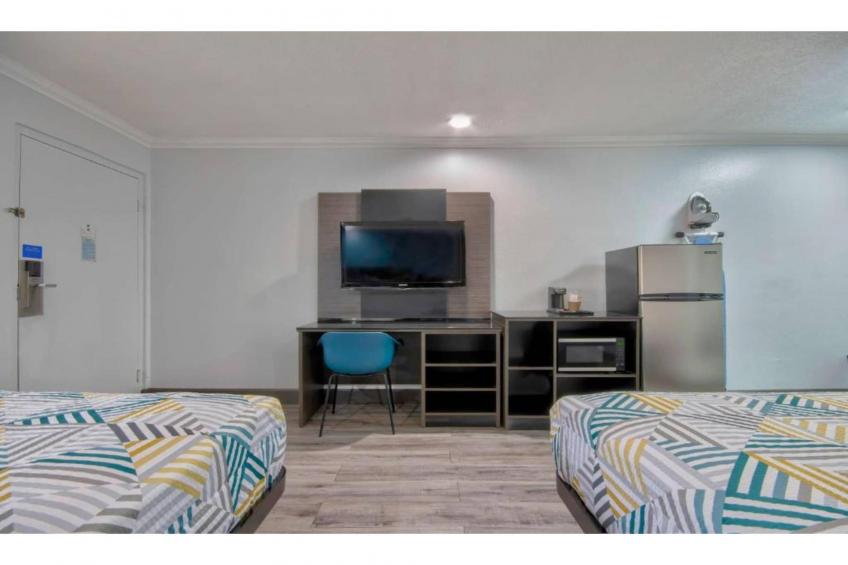 2 Queen Beds  Non-Smoking Micfridge - foto 30