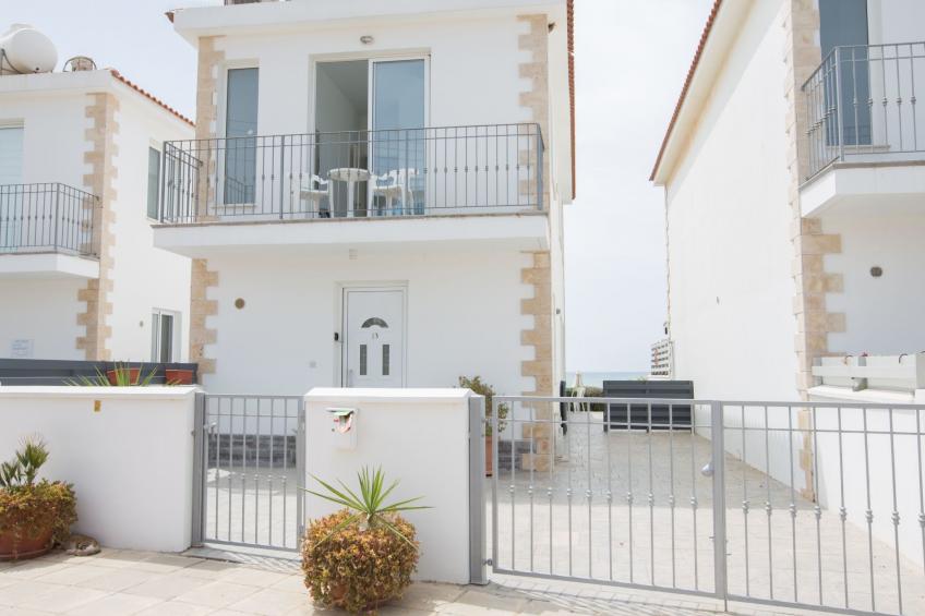 Moderne, geräumige Villa am Strand mit Pool - foto 22