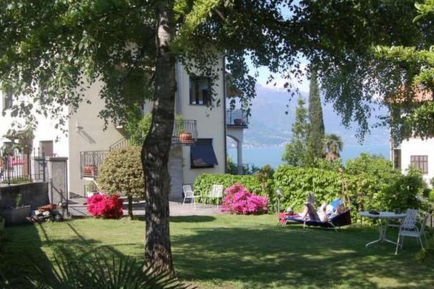 Wohnung Annetta mit Sicht auf See und Berge