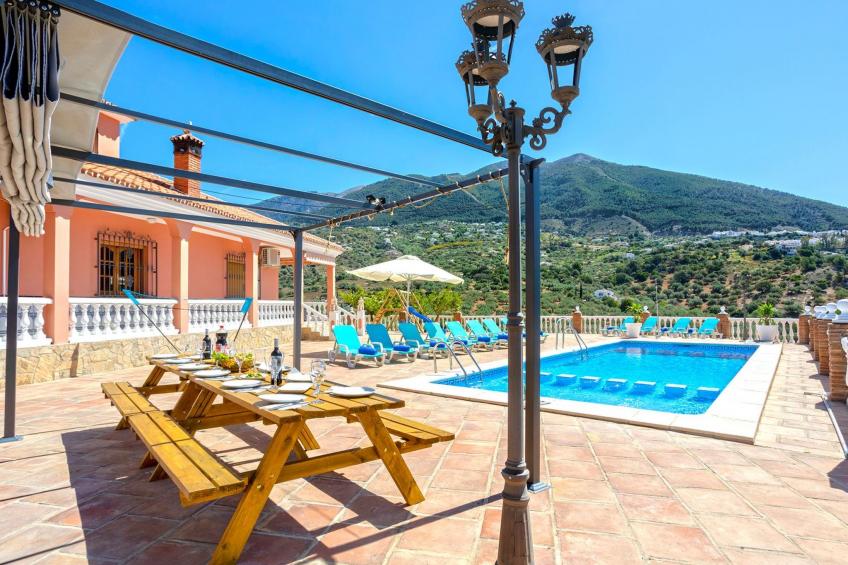 Familienhaus mit großzügigen Außenanlagen - foto 59