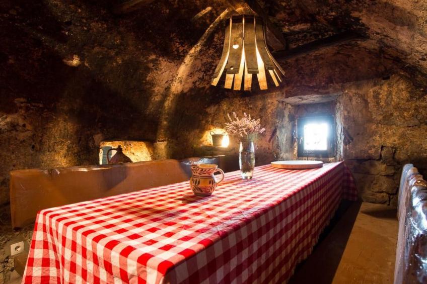 Haus mit modernem Interieur und einer alten Taverne - foto 26