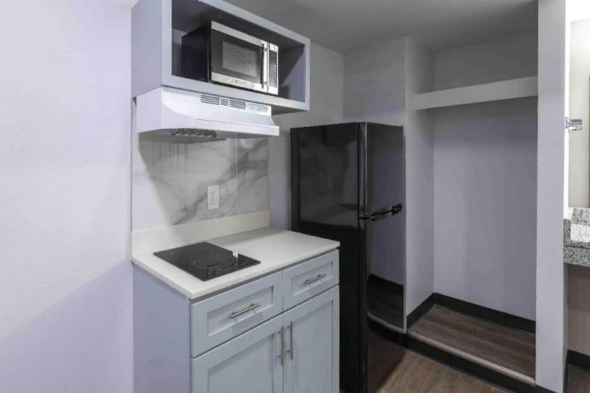 2 Queen Beds  Suite Non-Smoking Kitchen - foto 9