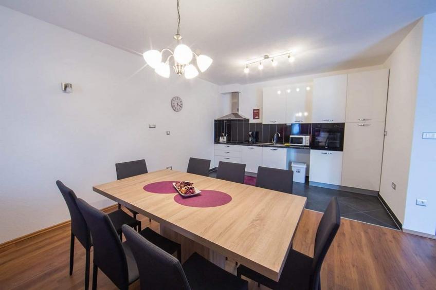 Holiday Home J&D No.2-Nine Bedroom House with Pool - foto 5