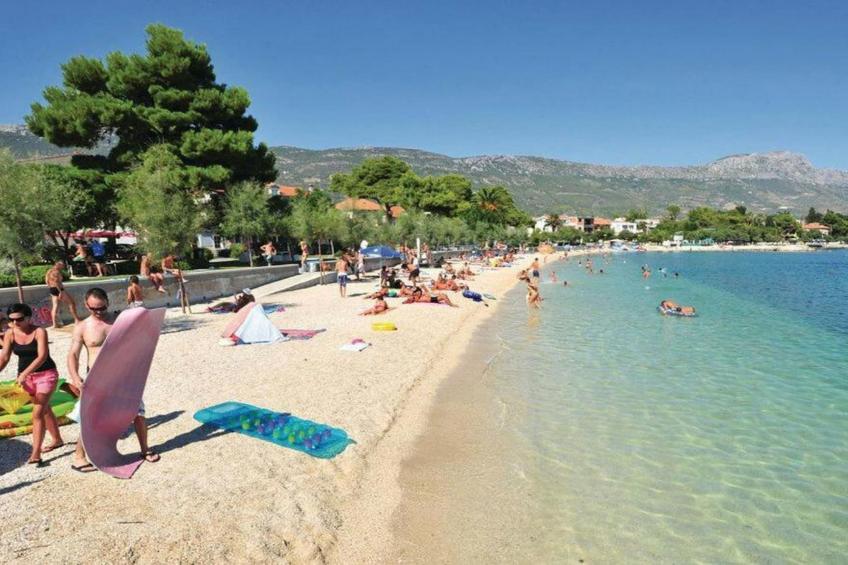 Charming Villa with Outdoor Pool, BBQ, and Sun Deck in Tranquil Kaštela Area - Five bedroom Villa - foto 23